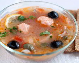 Рыбная солянка из форели