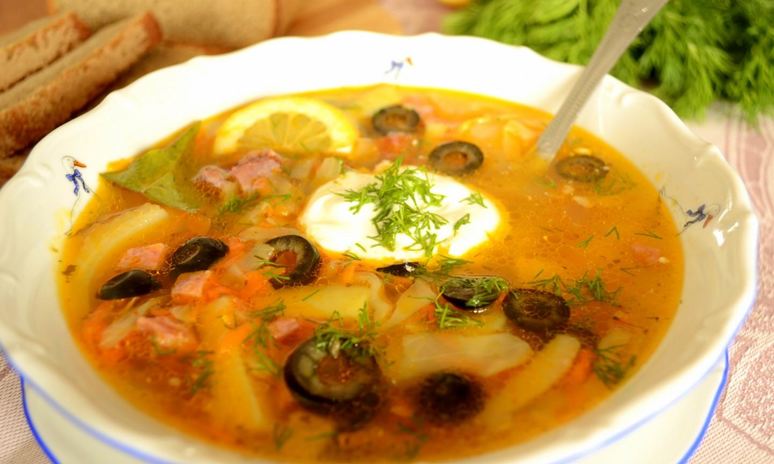 Рецепт солянки с говядиной, колбасой, капустой и картошкой