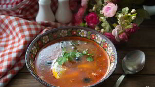 Солянка с колбасой