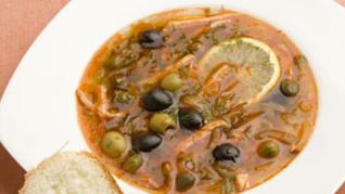 Солянка с копченой курицей