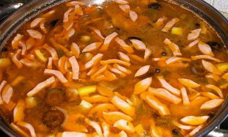 Рецепт солянки с опятами и куриным сердцем