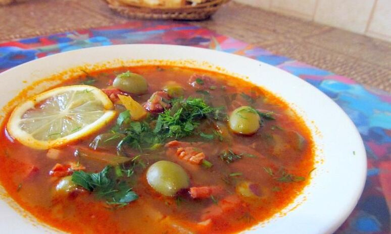 Рецепт солянки сборной мясной в мультиварке