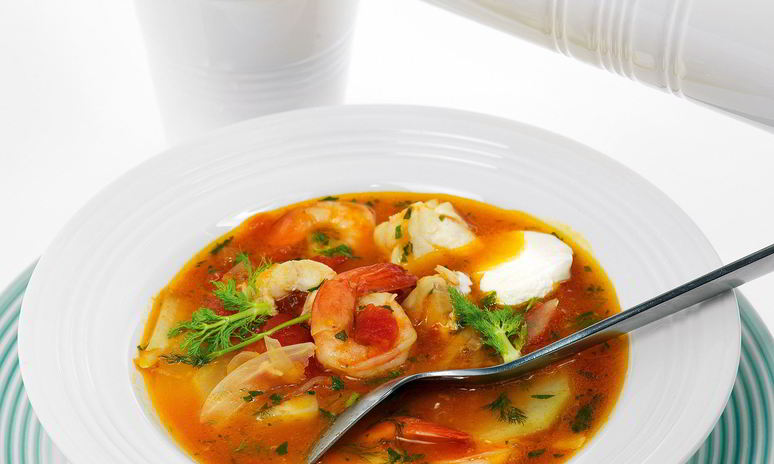 Рецепт супа из помидоров, фенхеля, трески и креветок