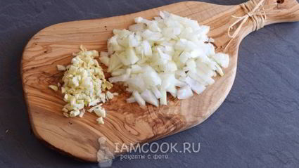 чешский чесночный суп-пюре в хлебе