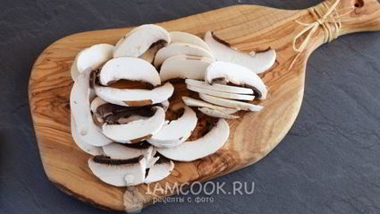 чешский чесночный суп-пюре в хлебе