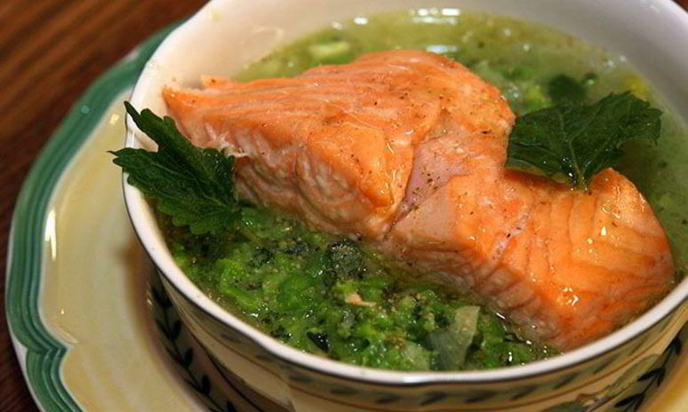 Рецепт семги с супом-пюре из зеленого горошка