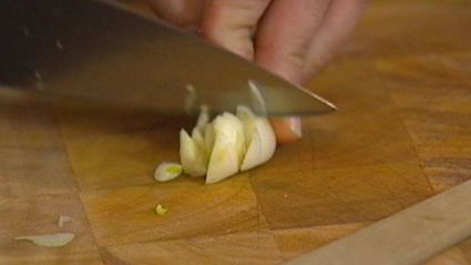 семга с супом-пюре из зеленого горошка