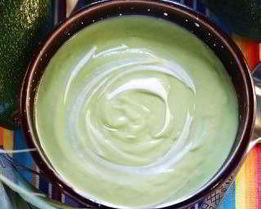 Суп-пюре из авокадо с кабачком