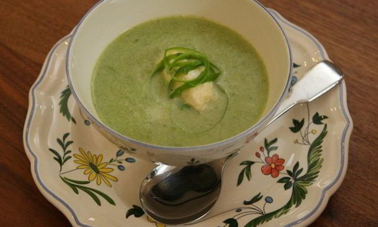 Рецепт супа-пюре из спаржи с клецками из феты