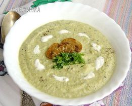 Суп-пюре из цукини, брокколи и шампиньонов