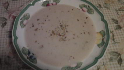 суп-пюре из цветной капусты с грецкими орехами