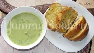 Суп-пюре из зеленого горошка и ароматный хлеб с травами