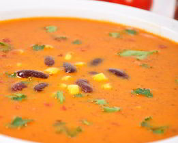 Суп-пюре с консервированной фасолью и томатами