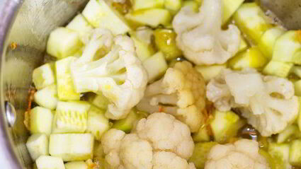 суп-пюре с куриной печенкой и цуккини