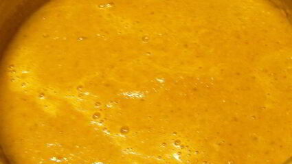 суп-пюре с запеченными баклажанами, помидорами и грибами