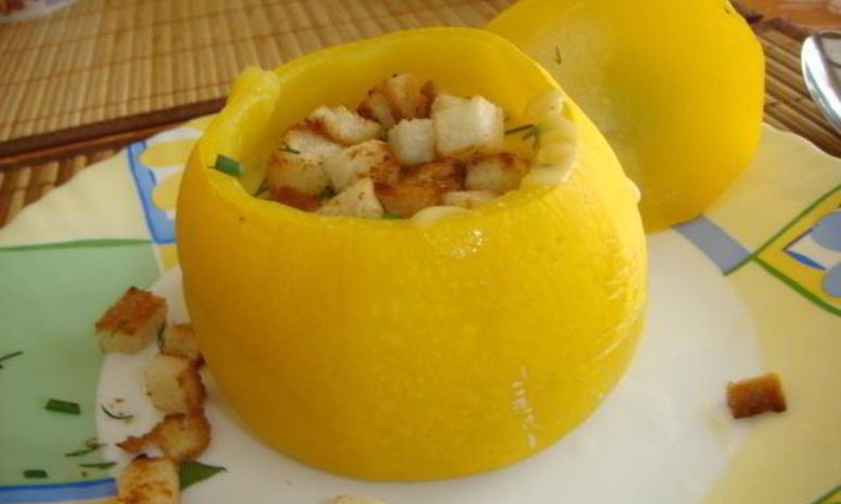 Рецепт супа-пюре в съедобном горшочке