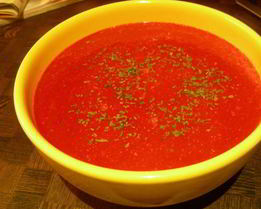 Свекольный суп-пюре с яблоком и тимьяном