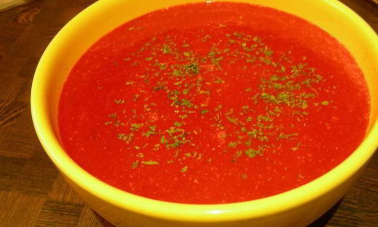 Рецепт свекольного супа-пюре с яблоком и тимьяном