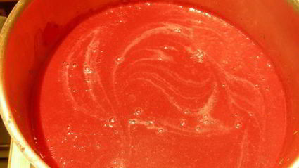 свекольный суп-пюре с яблоком и тимьяном