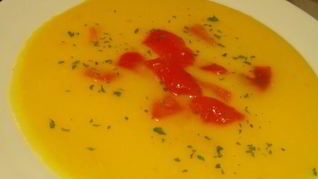 Тыквенно-морковный суп-пюре с запеченным перцем