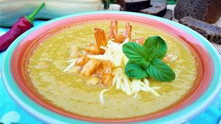 Тыквенный суп-пюре с нутом и креветками