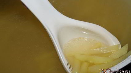 суп с форелью и морским окунем