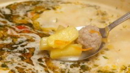 суп с фрикадельками и сыром