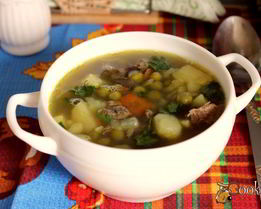 Суп с говяжьей печенью и зеленым горошком