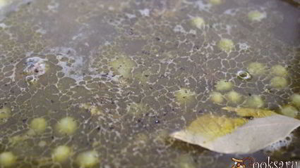 суп с говяжьей печенью и зеленым горошком