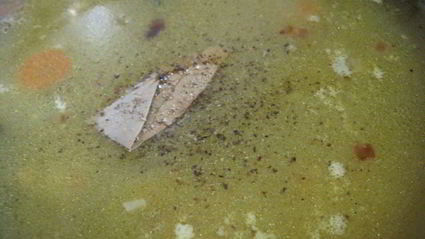 суп с кальмарами и морской капустой