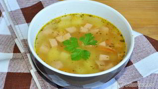 Суп с колбасой и вермишелью