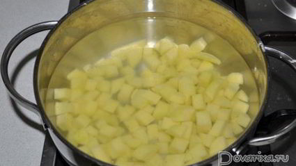 суп с колбасой и вермишелью