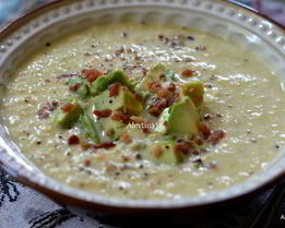 Суп с луком-пореем и авокадо