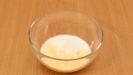 суп с цыпленком, овощами и клецками с зеленью