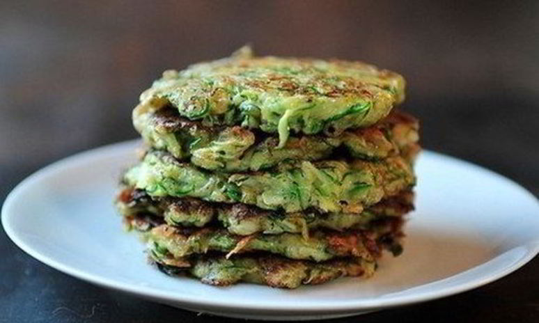 Рецепт блинчиков из цуккини и картофеля