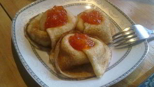 Блинчики с красной икрой