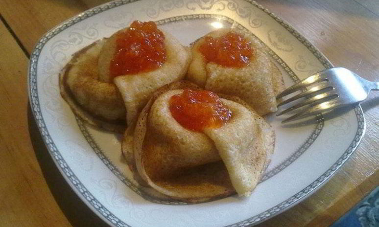 Рецепт блинчиков с красной икрой