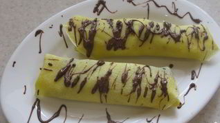 Блинчики с шоколадом и бананом