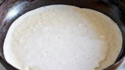 блины с красной рыбой и огурцом