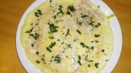 блины с красной рыбой и огурцом