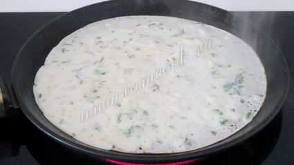 блины с припеком из сыра и зелени