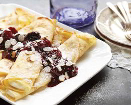 Блины с творогом и изюмом