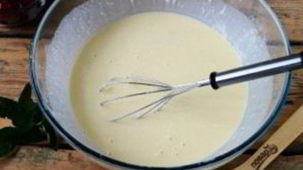 блины с вишней под сметаной