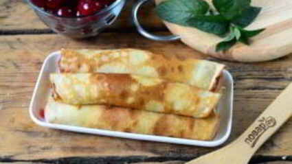 блины с вишней под сметаной