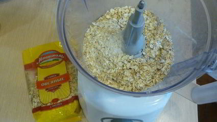 овсяные блинчики с орехами и мандариновым соусом