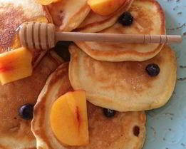 Панкейки с нектаринами