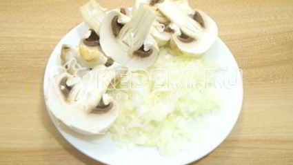 запеченные блины с курицей и грибами