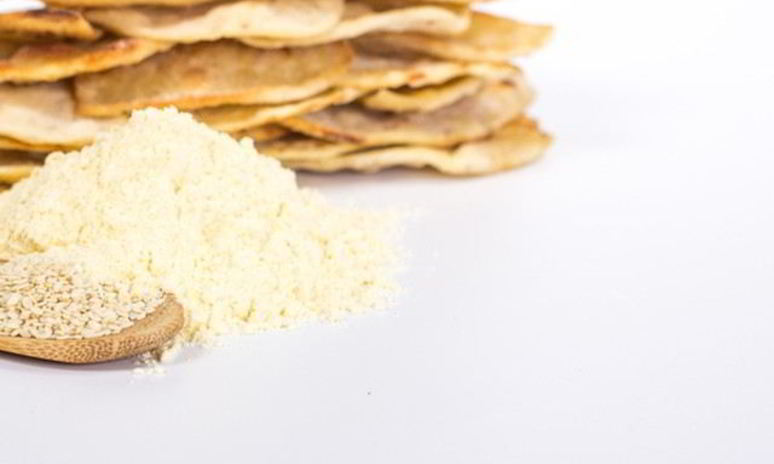 Рецепт заварных блинов на молоке и кипятке с кунжутом