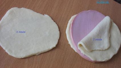 булочка-цветок с колбасой