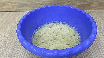 булочки с изюмом и маком на сдобном тесте